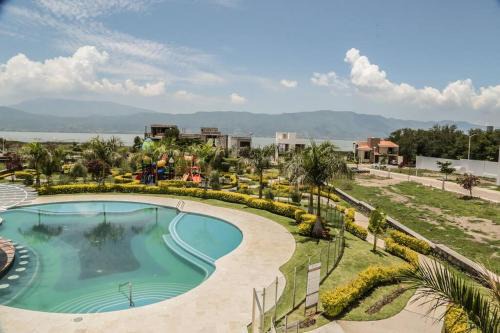 Bajío Casa | Lake house 3 bedroom Pool and hotub