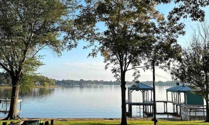 Flint Casa | Lake House - Amazing Views, Private Dock & Hot Tub, 8 Beds