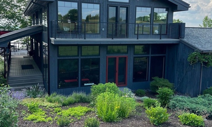 Union Springs Casa | Lake house on Cayuga Lake 5 minutes from Aurora: dock, lake access, kayaks!