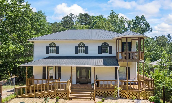 Gumlog Casa | Lake house on deep water w/ boat dock