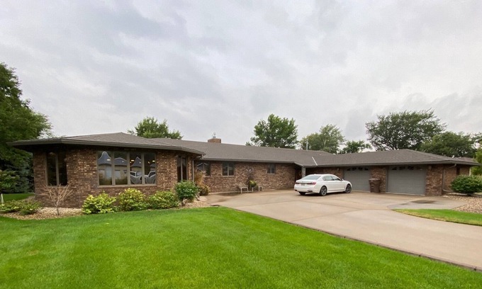Mitchell Casa | Lake House on Lake Mitchell with a gymnasium and indoor hotub