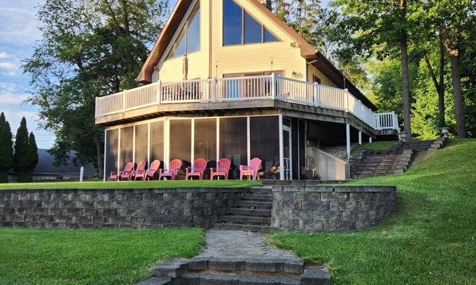 Coldwater Casa | Lake House Rental - VB Pontoon Optional