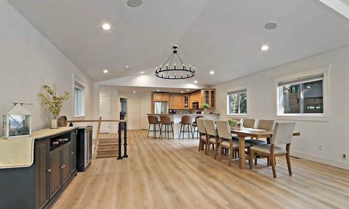 Lauderdale Lakes Casa | Lake House With Year Round Views