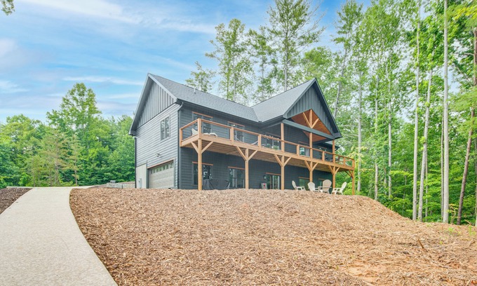 The Arbor Casa | Lake James Retreat w/ Private Multi-Level Dock