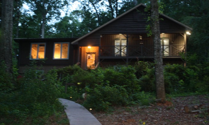 Serenity Bay Casa | Lago Keowee frente al lago 4 habitaciones, 3 baños, hogar con muelle, patio y fogata.