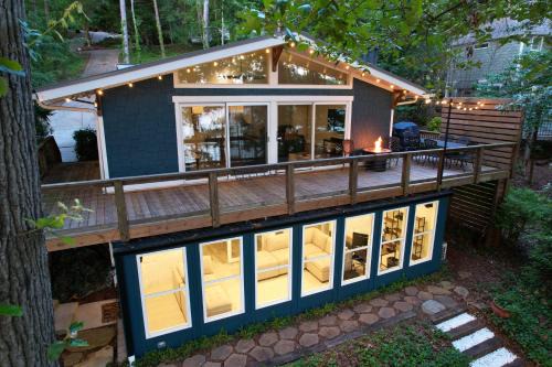 Cumming Casa | Lake Lanier Lodge - Dock Views & Fire Pit