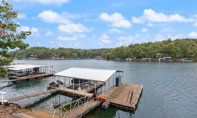 Osage Beach Casa | Lake Life: Amazing Weekday Specials! Dock, Swim Mat, Cove Water