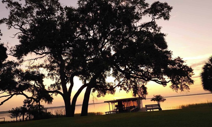 Leesburg Casa | Lake Life at Its Best – 2BR/2BA Home with Private Dock Access