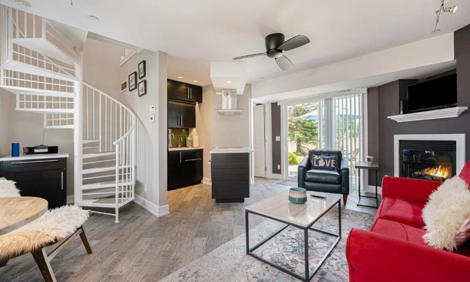 Douglas Apartamento | Lake Living at Northern Lights Condo 10