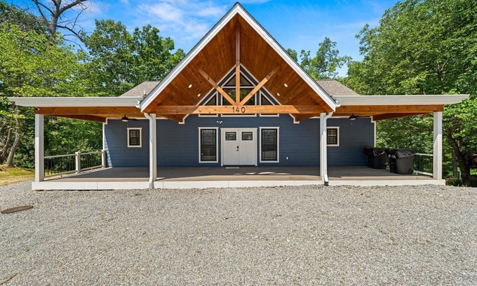 Speedwell Casa | Lake Loop Retreat w/Movie Theater & Private Dock