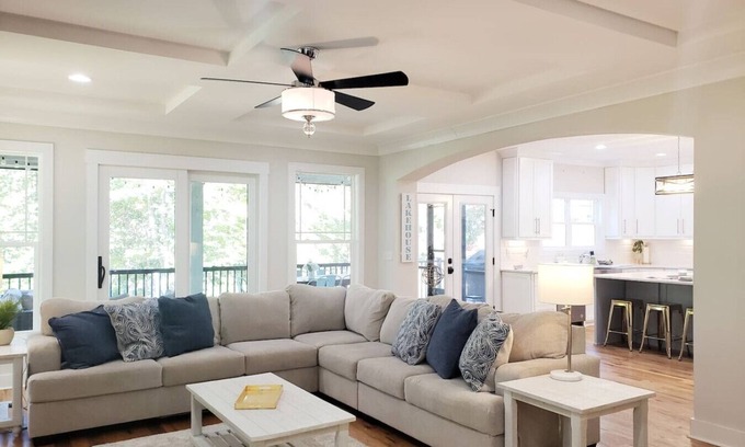 Belmont Casa | Lake luxury, Sleeps 16, 3800+ sq/ft