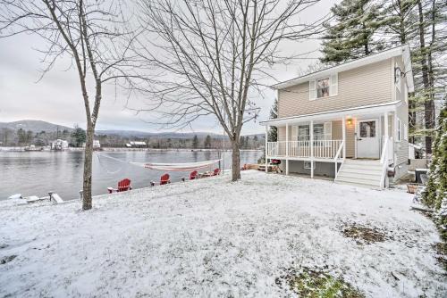 Lake Luzerne Casa | Lake Luzerne Home with Fire Pit on Hudson River