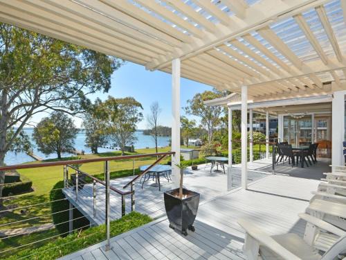 Morisset Park Casa | Lake Macquaries' Edgewater Lakehouse at Morisset Memories