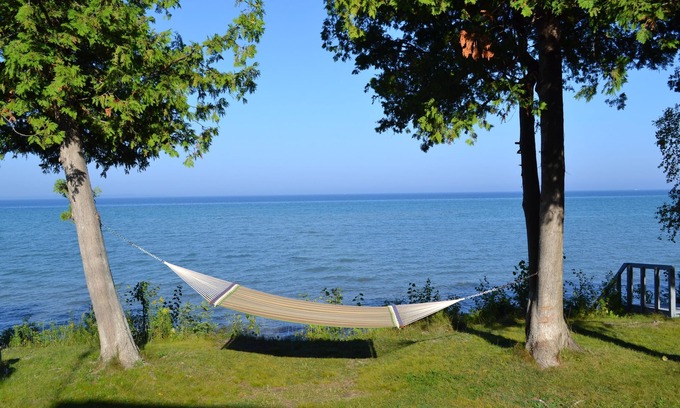 Charlevoix Casa | LAGO MICHIGAN 213 PIES DE FRENTE AL MAR: NUEVA RENOVACIÓN 2017