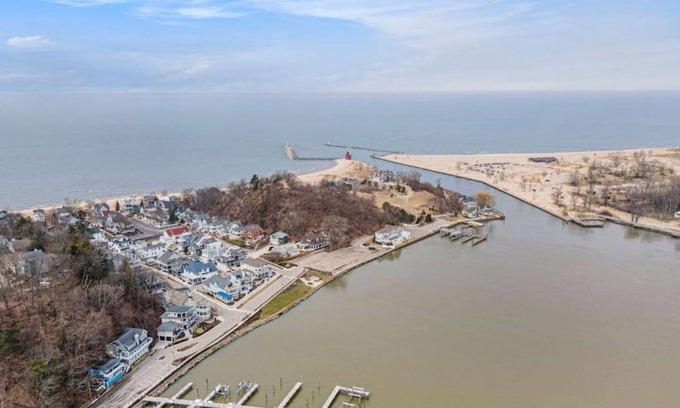 Macatawa Casa | Lake Michigan Beach Cottage!