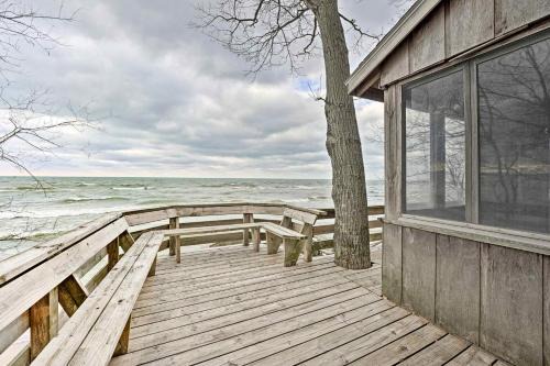 Douglas Casa | Lake Michigan Waterfront Home 1 Mile to Downtown!