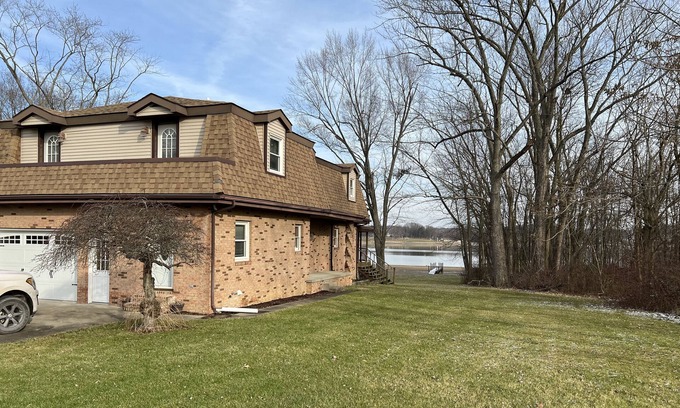 Wayland Casa | Lake Milton Lakefront Home with Dock