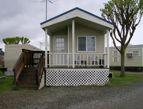 Nicolaus Complejo | Lake Minden Camping Resort Cabin 1