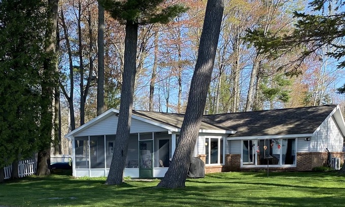 Cadillac Casa | Lake Mitchell Lakehouse