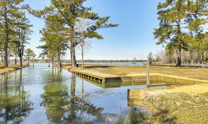 Moncks Corner Casa | Lake Moultrie Access: Moncks Corner Home w/ Dock