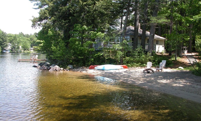 Bridgton Cabaña | Lake / Mountain View-Highland Lake Waterfront 3 habitaciones Cottage