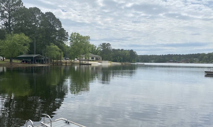 Leesville Chalet De Esquí | Lake Murray Gem- 3 Bedroom Chalet with dock + deck