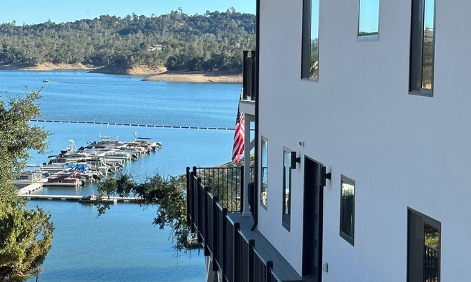 Oak Shores Casa | LAKE NACIMENTO LAKEFRONT Luxury Retreat “Buckim's Cove”-Oak Shores-Private Dock
