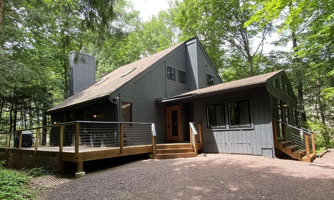 Pocono Pines Casa | Lake Naomi ~ Poconos ~ 3BR/2BA ~ Close to Kalahari, Camelback, Jack Frost, BB