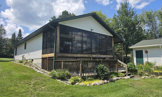 Tomahawk Cabaña | Lake Nokomis Cabin-Wheelchair Accessible-Fire Pit