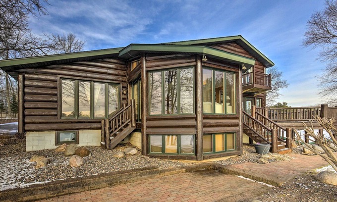 Tomahawk Casa | Lake Nokomis Escape w/ Dock & Beach Access