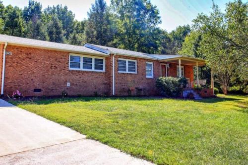 Catawba Casa | Lake Norman Getaway with 4 Beds