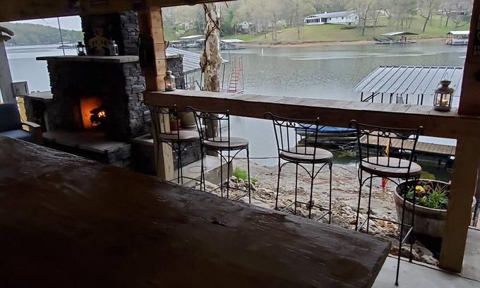 Gravois Mills Casa | Lake of the Ozarks Missouri Nuevo Family Friendly and Spacious Home For Rent