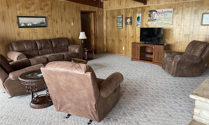 Gravois Mills Casa | Lake of the Ozarks 3 bedroom Lake front home with private boat dock.