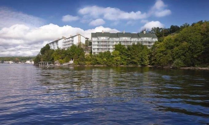 Osage Beach Complejo | Lago de los Ozarks: 3BR Condo en Lakeside Resort w / WiFi, piscina y Deportes Acuáticos