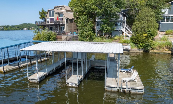 Lake of the Ozarks Casa | Lake of the Ozarks Four Bedroom Home Right Off The Water in Margaritaville
