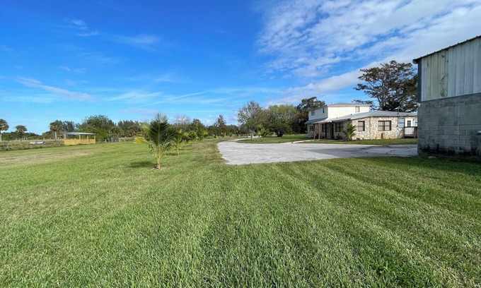 Moore Haven Otro | Lake Okeechobee Rural Retreat