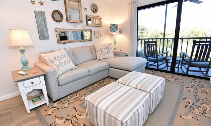 Sanibel Casa | Lake Palms 10 - Lake front townhome near shops and restaurants