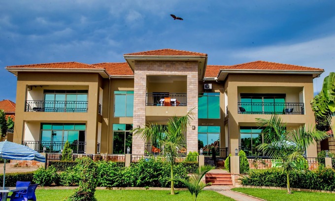 Entebbe Casa | Lake Point Villa