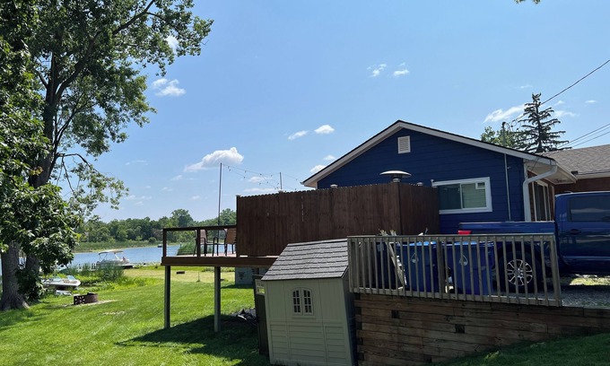 Waterford Casa | Lake rental will make you feel like you are up north