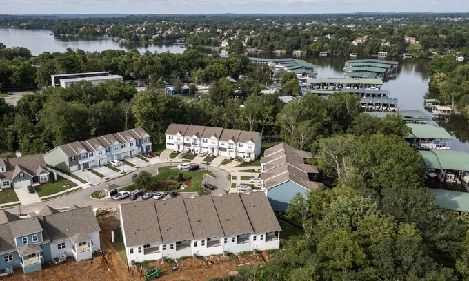 Gallatin Casa | Lake retreat North of Nashville! Backs up to Gallatin Marina & Old Hickory Lake!