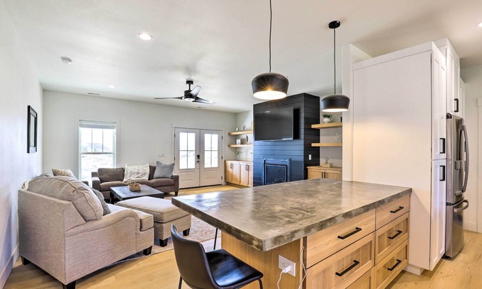Davenport Casa | Lake Roosevelt Getaway w/ Lake + Mountain Views!