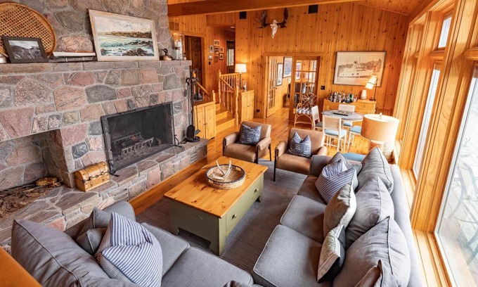 Muskoka Lakes Casa | Lake Rosseau Island Cottage Rental