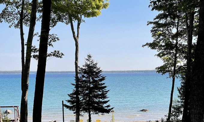 Beaver Island Casa | Lake Shore Stay- on the shore of Lake Michigan, Beaver Island, MI