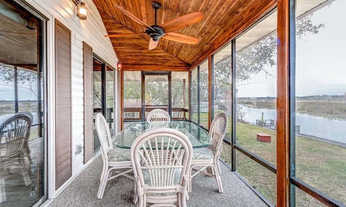 Inverness Condominio | Lake Side Retreat