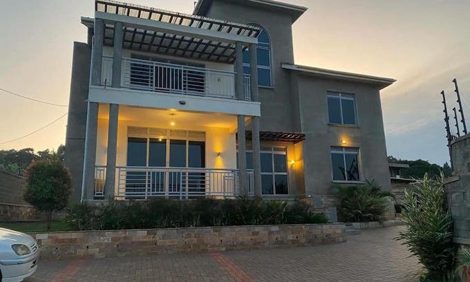 Kampala Apartamento | @ Lake Sight Uganda Serving you with pride.