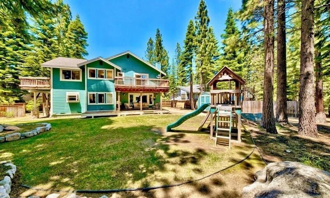 North Upper Truckee Casa | Lake Tahoe spacious Retreat with fun yard mv19