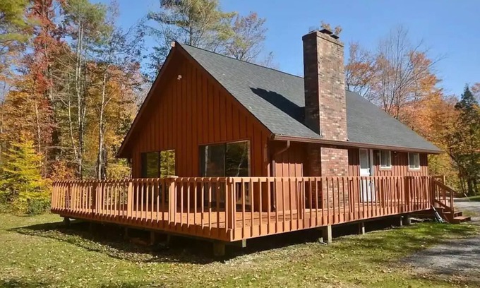 Blandford Casa | Lake, Tennis, Beach Access, Skiing, Kayaking, Fishing