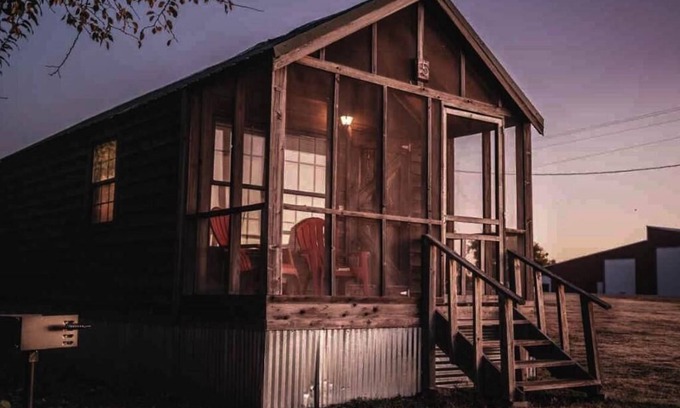 Mead Cabina | Lake Texoma Cedar Cabin - The Birds Nest