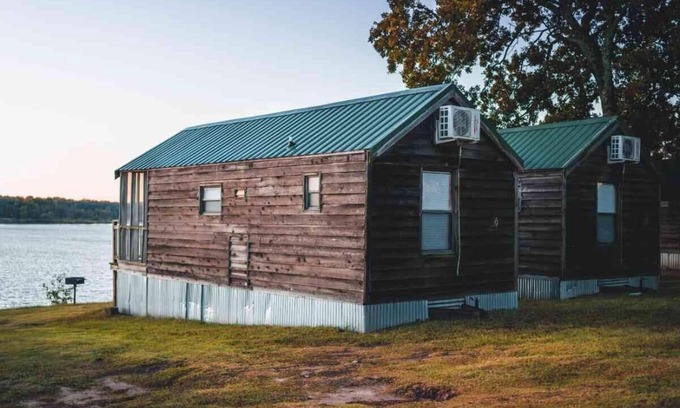 Mead Cabina | Lake Texoma Cedar Cabin