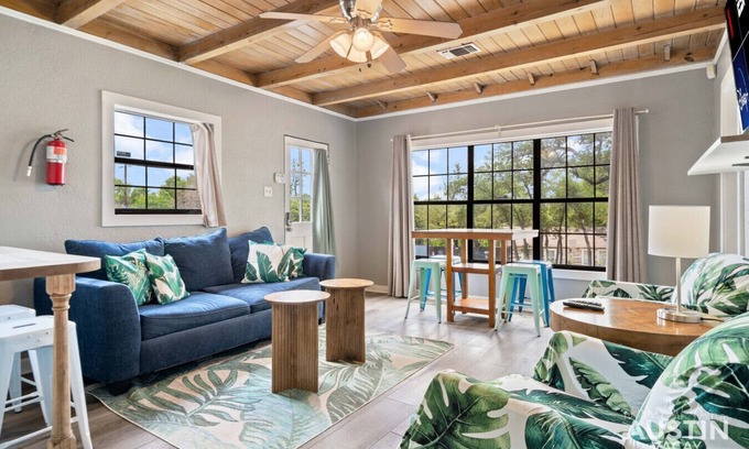 Leander Cabina | Lake Travis 2BR #8 : Free waterpark+walk to lake